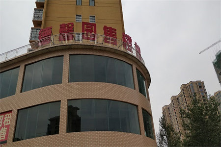 客厅浅灰好看还是米黄